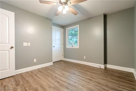 631 Summerdale Avenue NW Massillon OH 44646