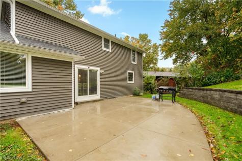 631 Summerdale Avenue NW Massillon OH 44646