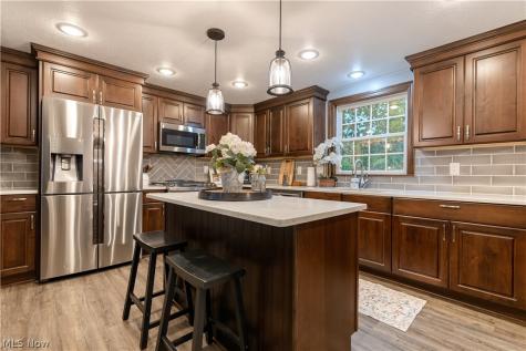 631 Summerdale Avenue NW Massillon OH 44646