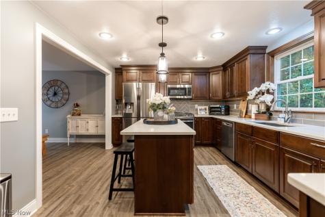 631 Summerdale Avenue NW Massillon OH 44646