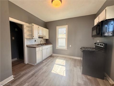 124 W 32nd Street Lorain OH 44055