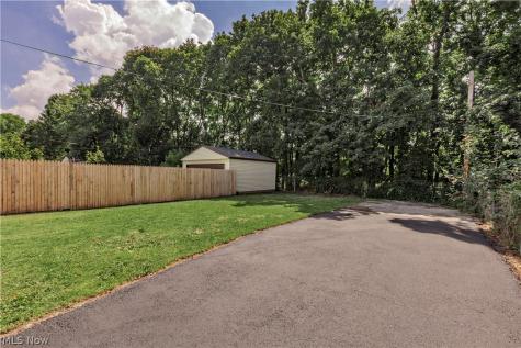 10538 Elmarge Avenue Cleveland OH 44105