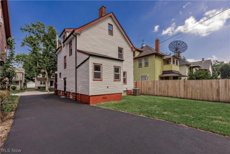 10538 Elmarge Avenue Cleveland OH 44105