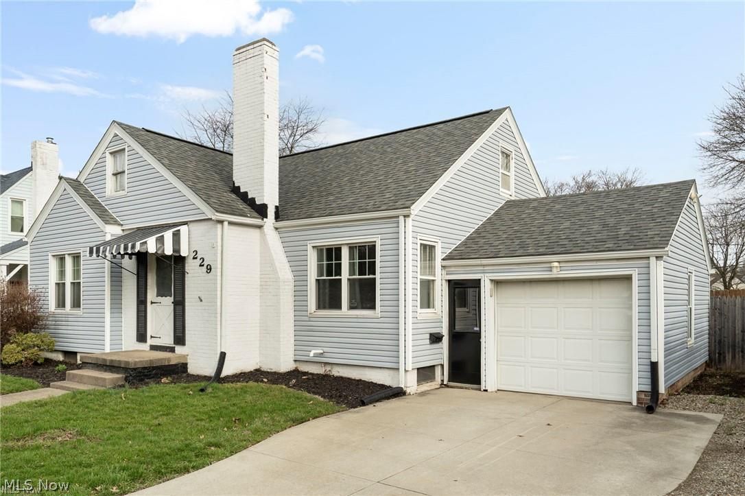 229 Everhard Road SW North Canton OH 44709