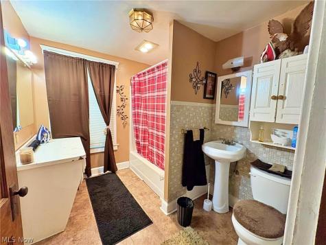 257 Wooster Street Elyria OH 44035