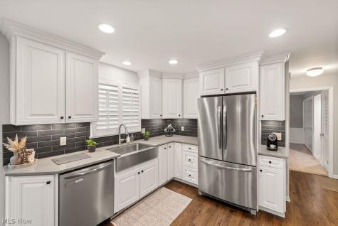 31401 Drake Drive Bay Village OH 44140