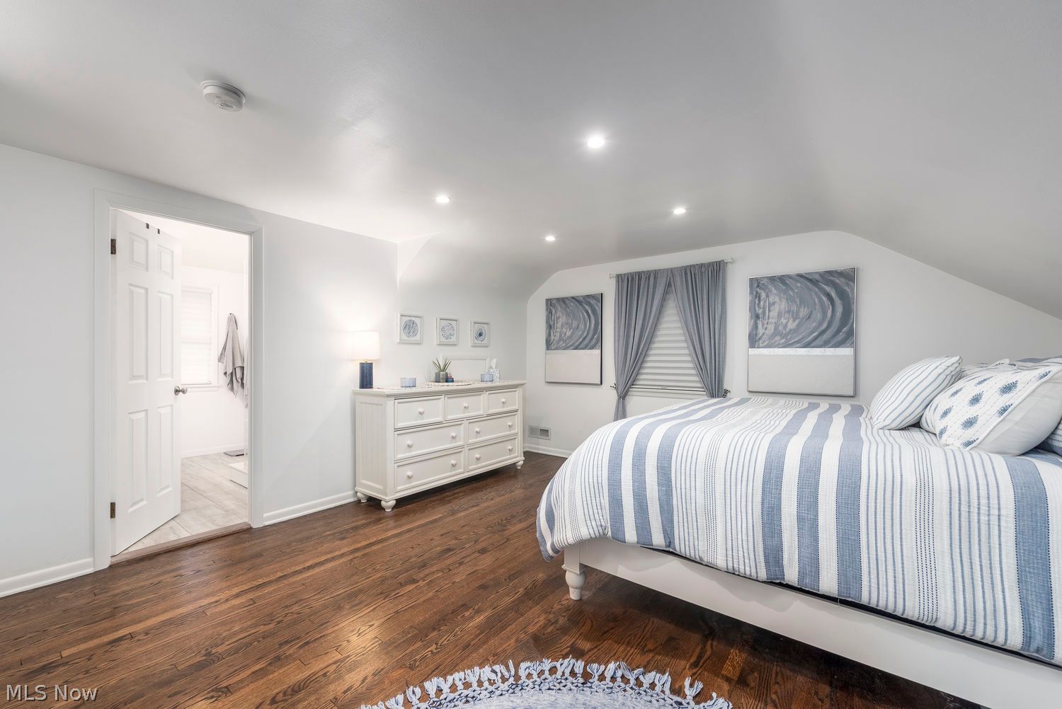 31401 Drake Drive Bay Village OH 44140
