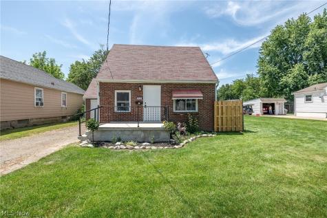 1926 Nichols Avenue Lorain OH 44053