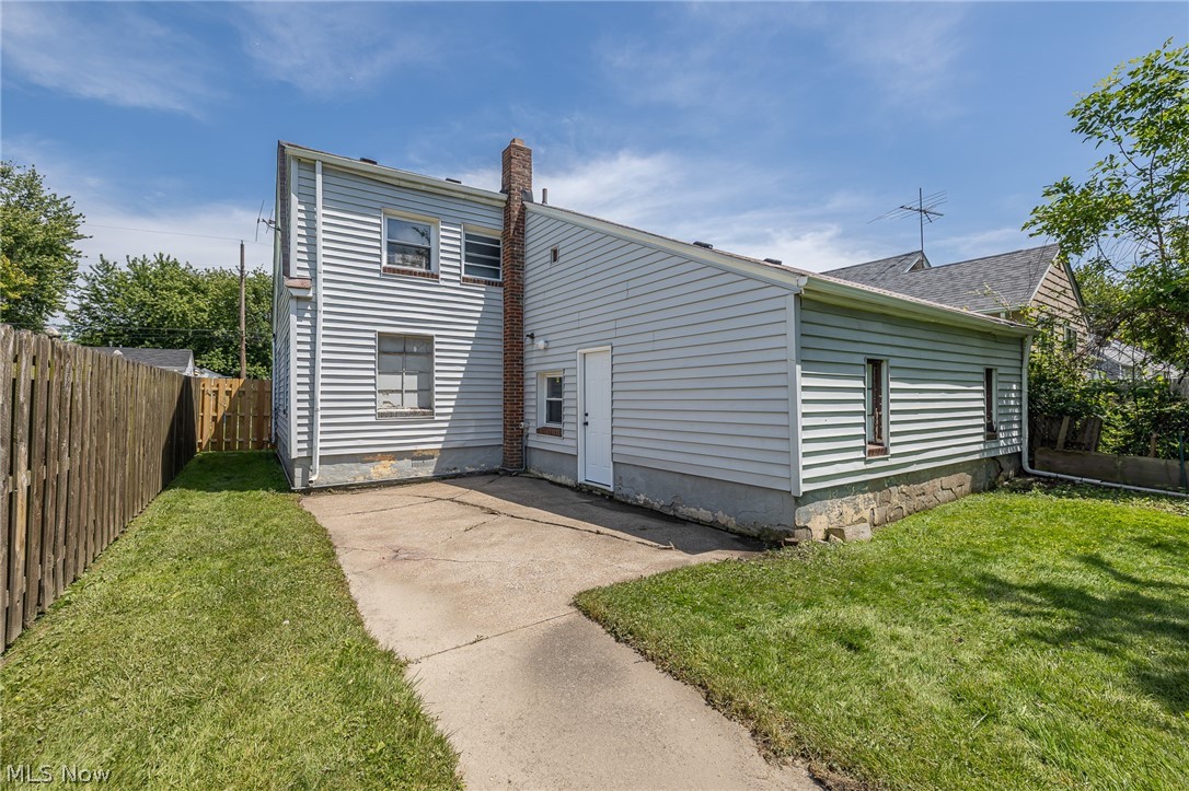 1926 Nichols Avenue Lorain OH 44053