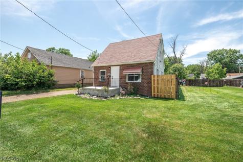 1926 Nichols Avenue Lorain OH 44053