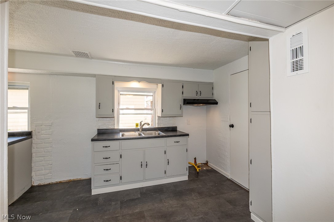 1926 Nichols Avenue Lorain OH 44053
