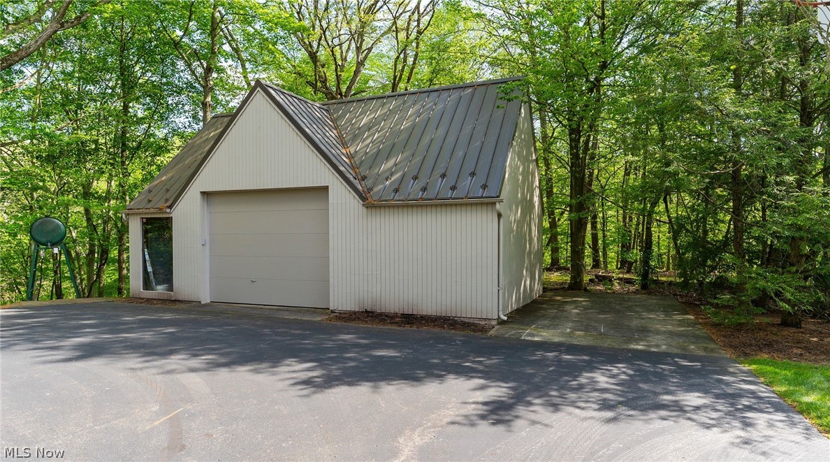 2941 Howland Wilson Road NE Warren OH 44484