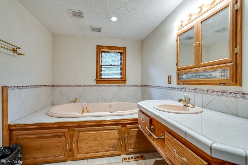15005 Water Street NW North Lawrence OH 44666
