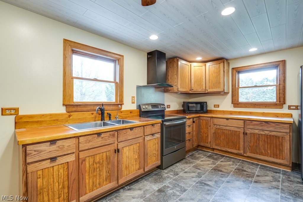 15005 Water Street NW North Lawrence OH 44666