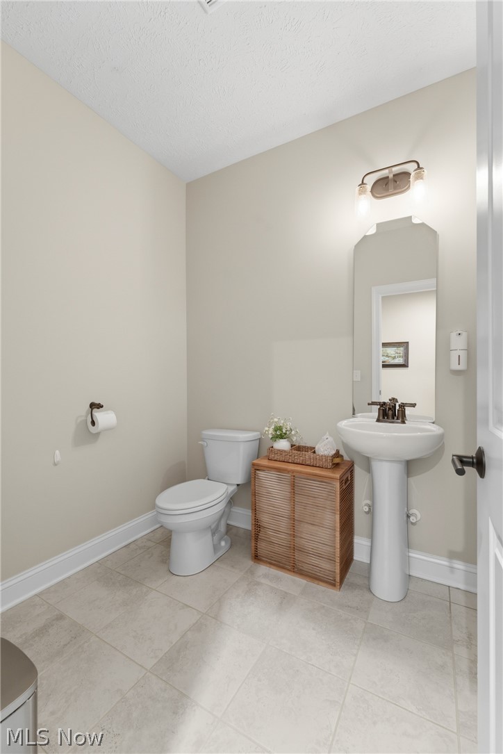 445 Crystal Lake Drive N Chagrin Falls OH 44022