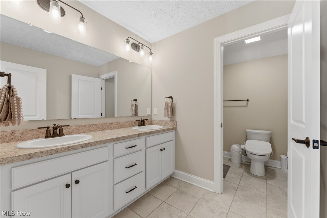 445 Crystal Lake Drive N Chagrin Falls OH 44022