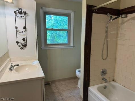 463 Colonial Drive Youngstown OH 44505