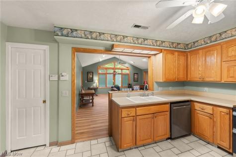 457 Dover Center Road Bay Village OH 44140