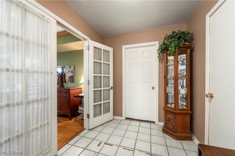 457 Dover Center Road Bay Village OH 44140