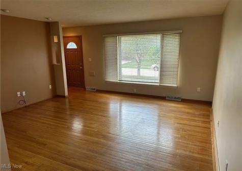 9912 Richard Drive Brooklyn OH 44144