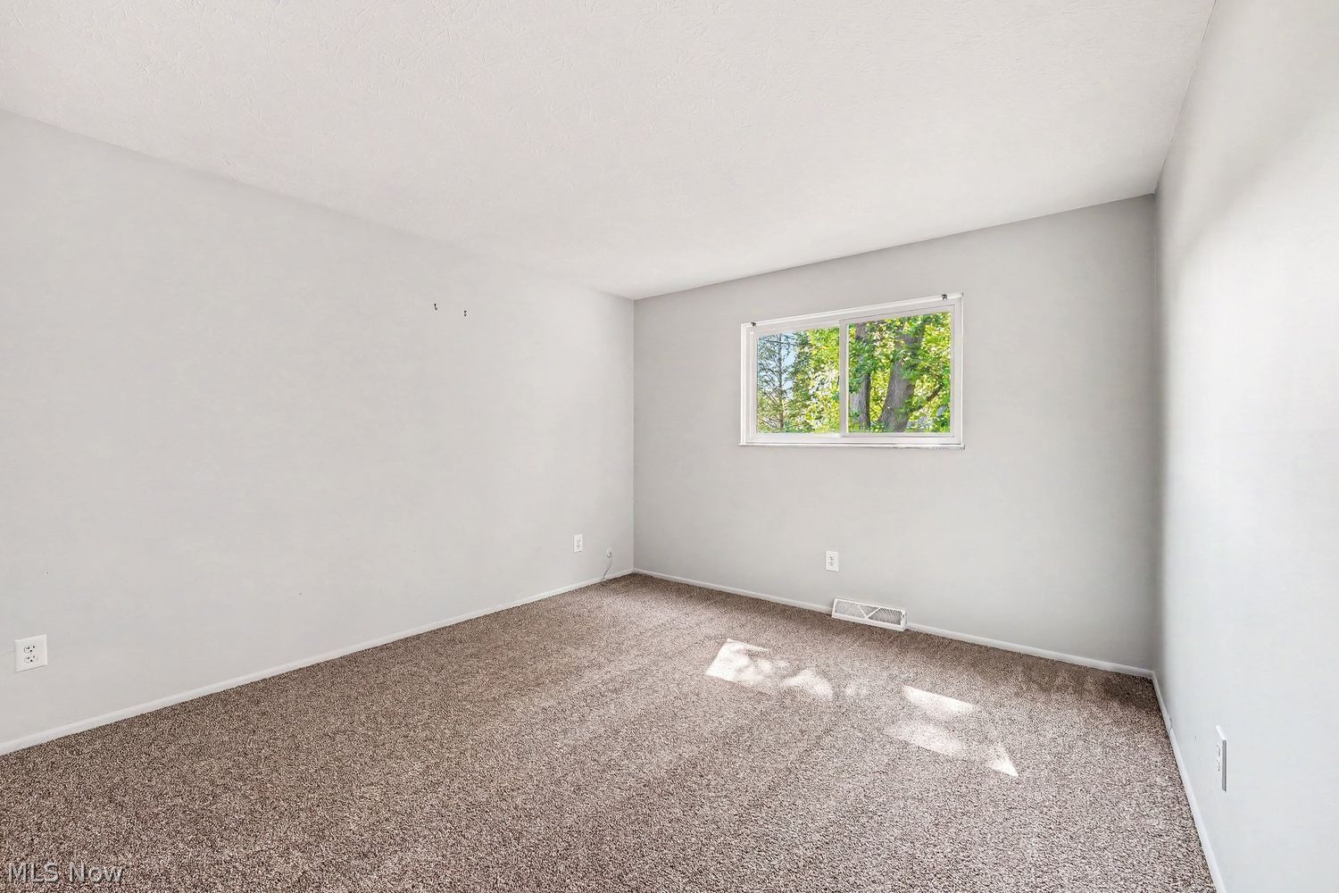 2178 Hamden Street Madison OH 44057