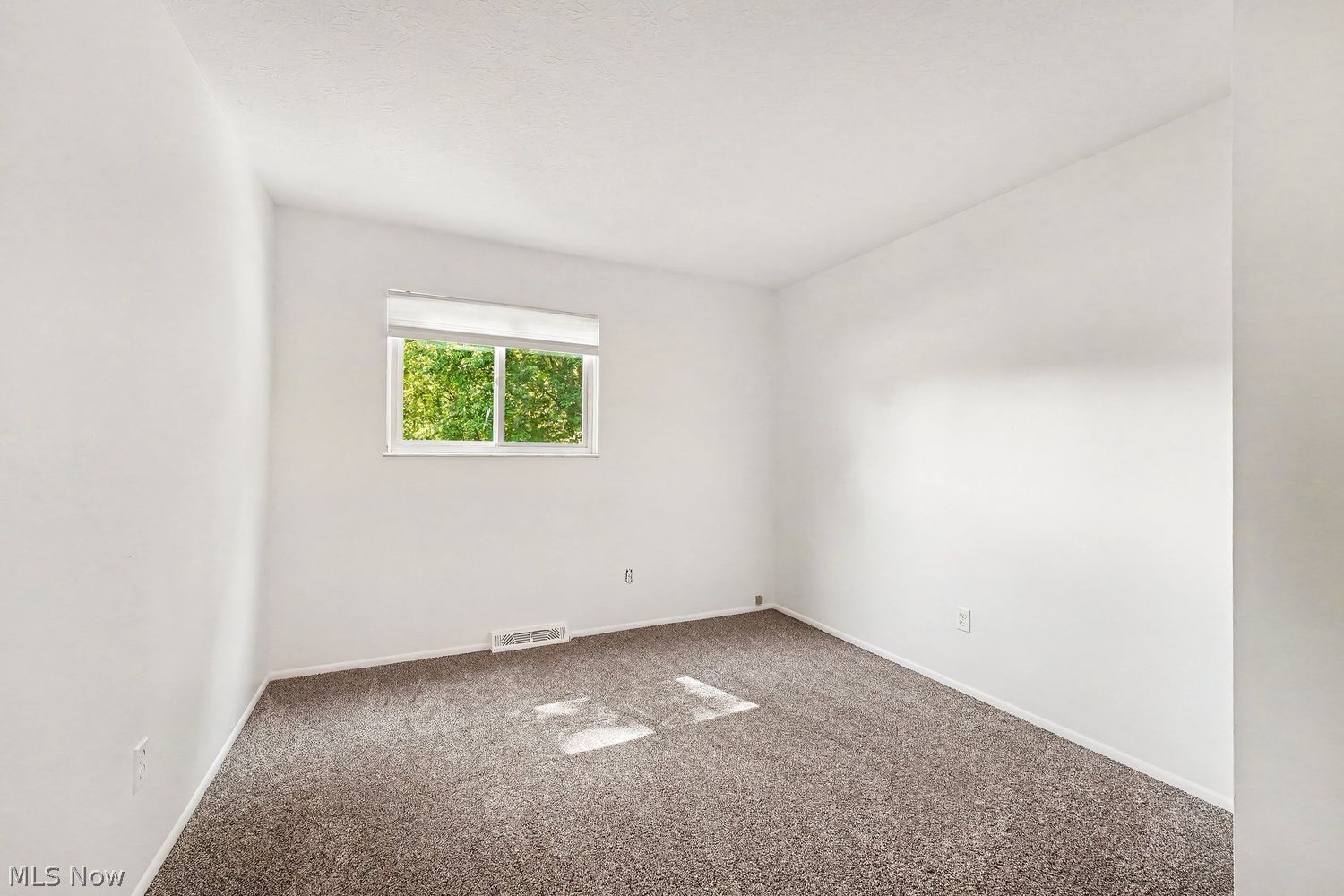2178 Hamden Street Madison OH 44057