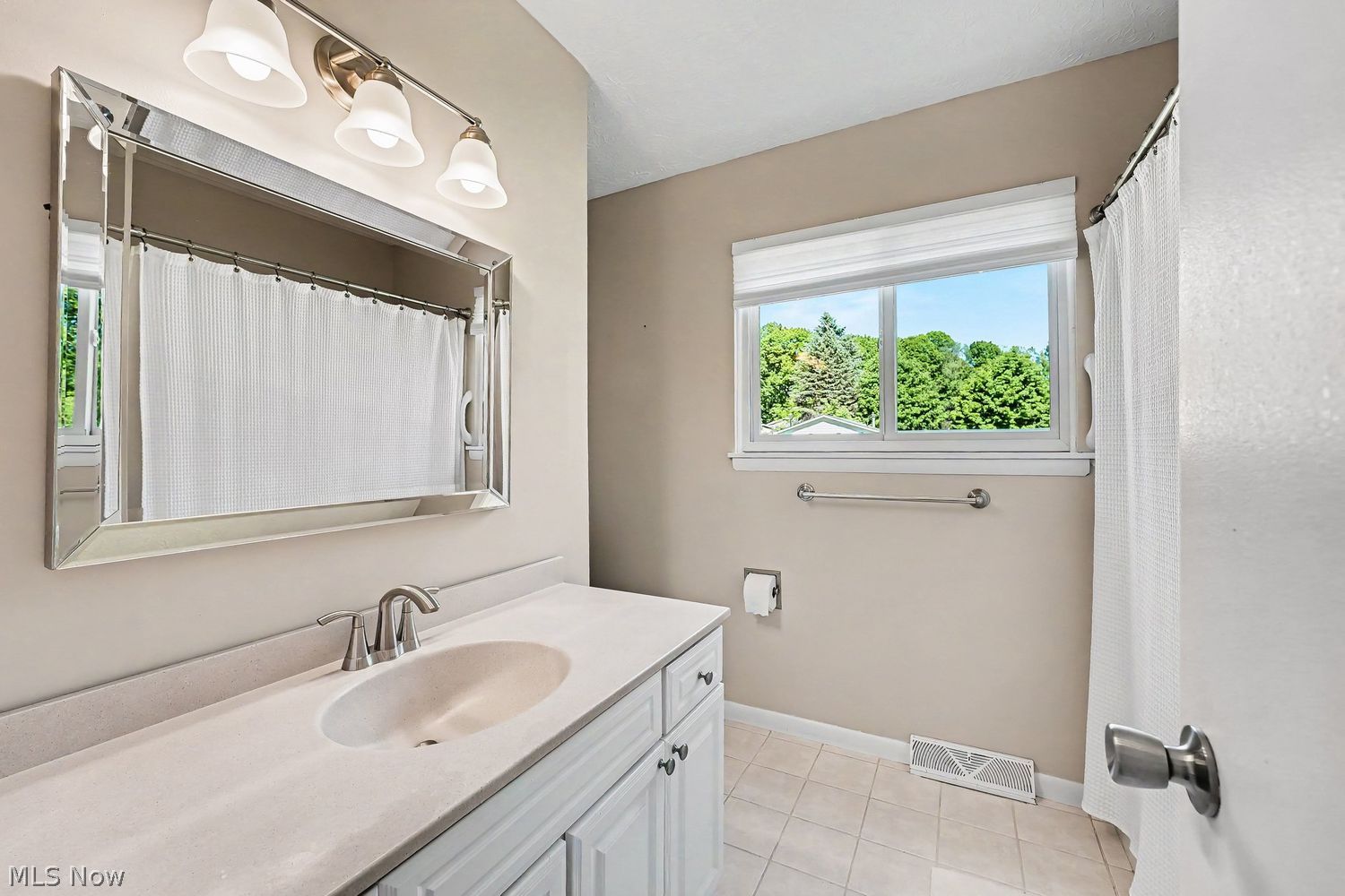 2178 Hamden Street Madison OH 44057