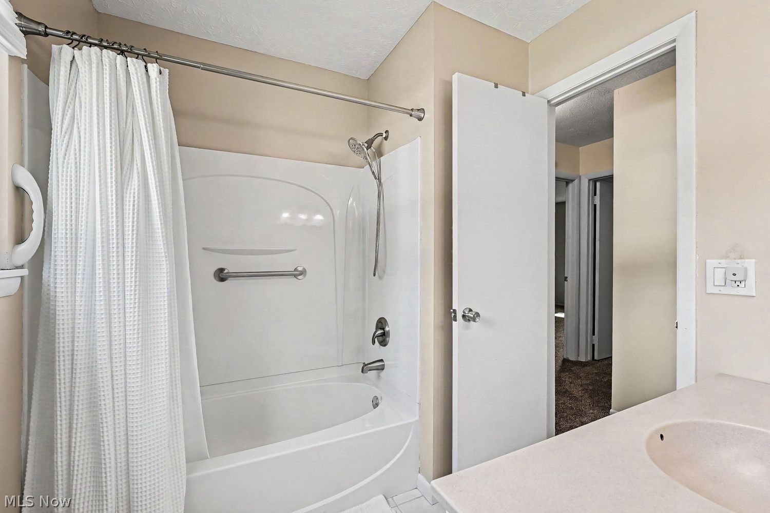2178 Hamden Street Madison OH 44057