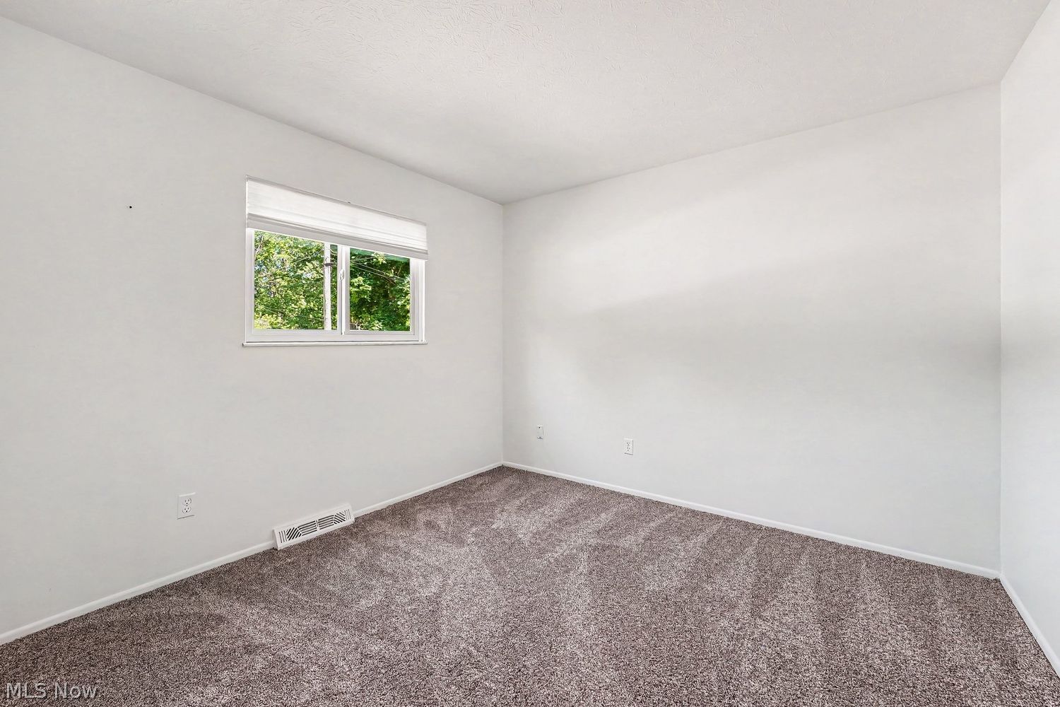2178 Hamden Street Madison OH 44057