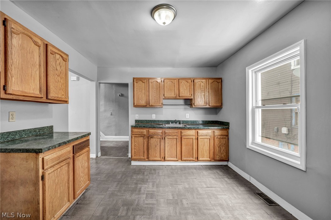12805 Parkhill Avenue Cleveland OH 44120