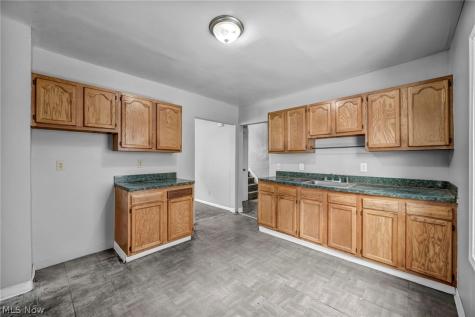 12805 Parkhill Avenue Cleveland OH 44120