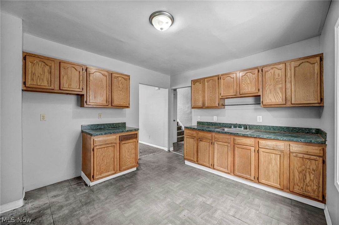 12805 Parkhill Avenue Cleveland OH 44120