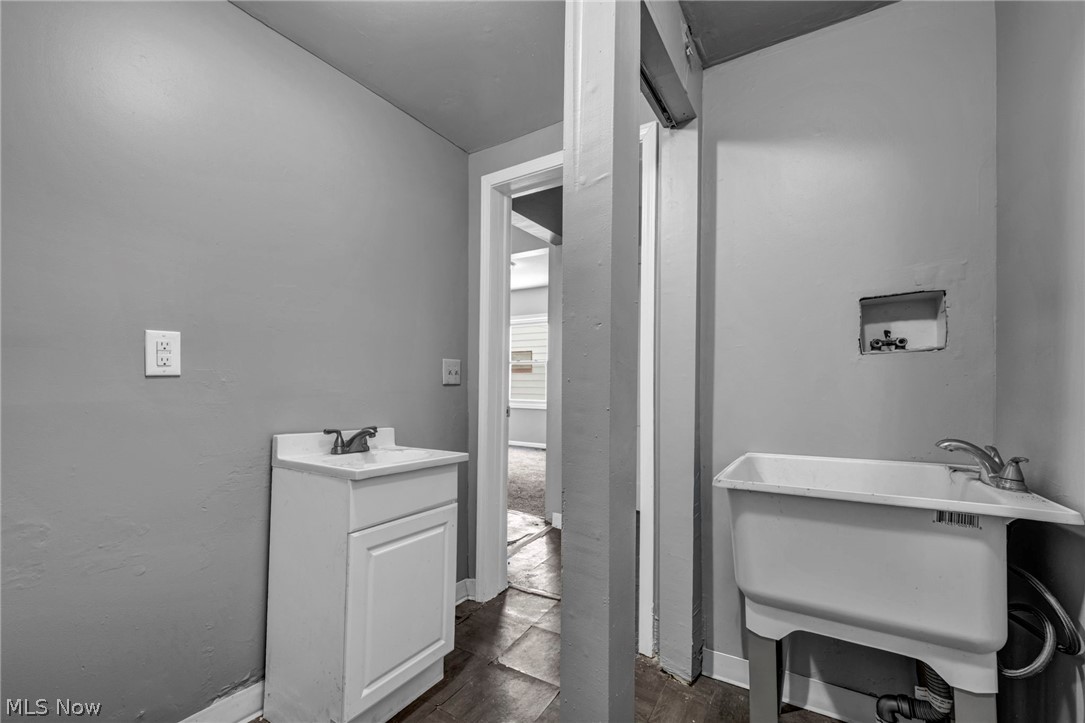12805 Parkhill Avenue Cleveland OH 44120