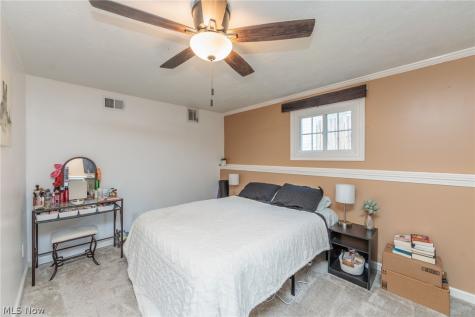 4817 Edgewood Drive Lorain OH 44053