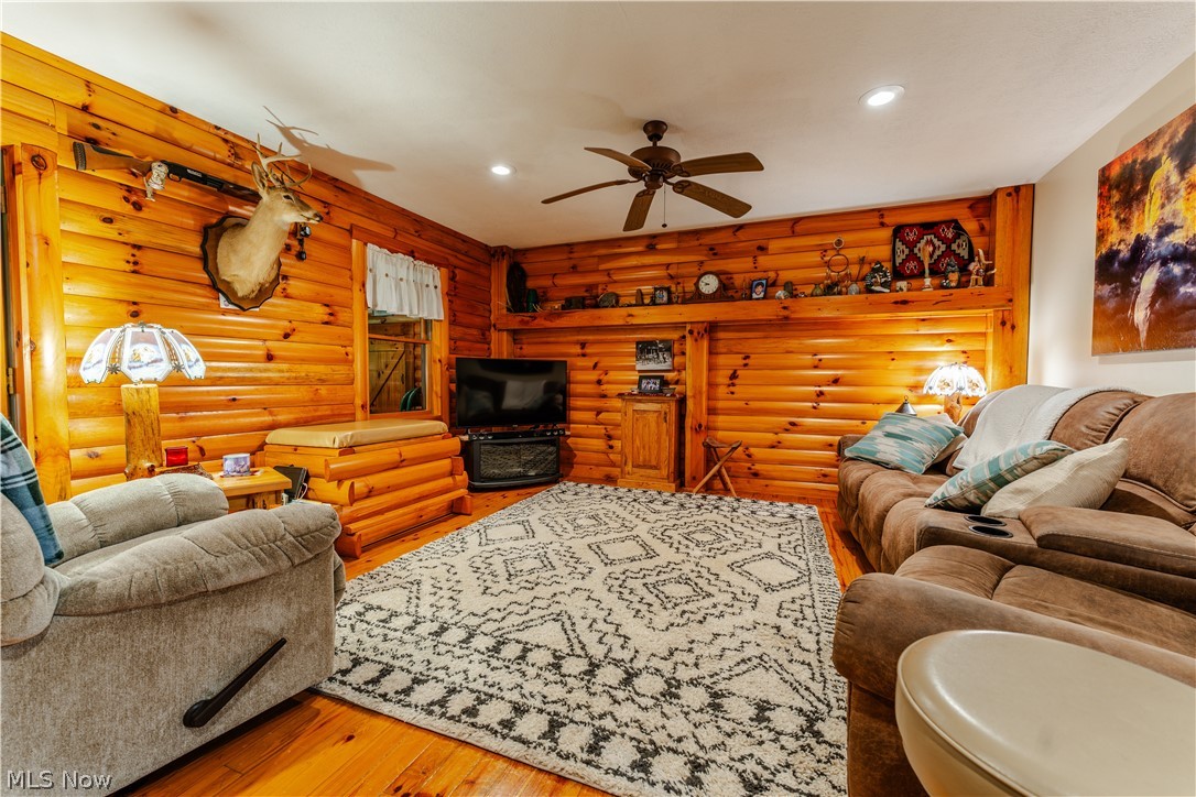 14264 Township Road 467 Lakeville OH 44638