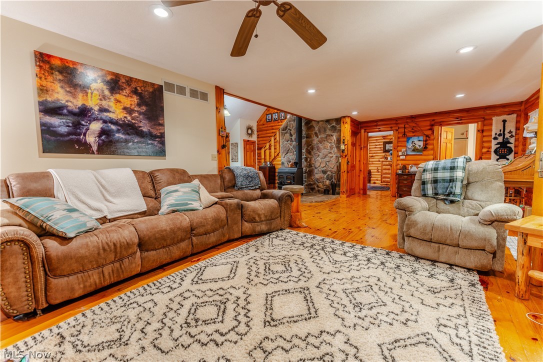 14264 Township Road 467 Lakeville OH 44638