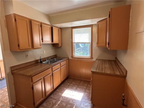 23338 Roger Drive Euclid OH 44123