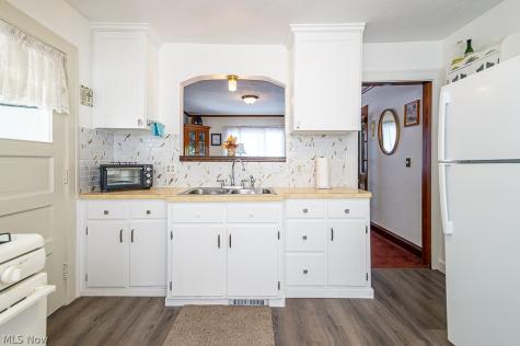 10709 Saint Mark Avenue Cleveland OH 44111