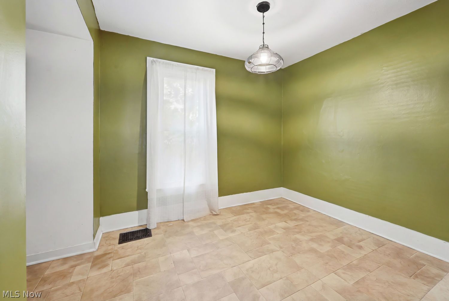453 Vine Avenue NE Warren OH 44483