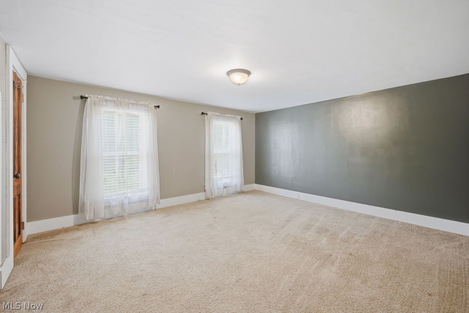 453 Vine Avenue NE Warren OH 44483