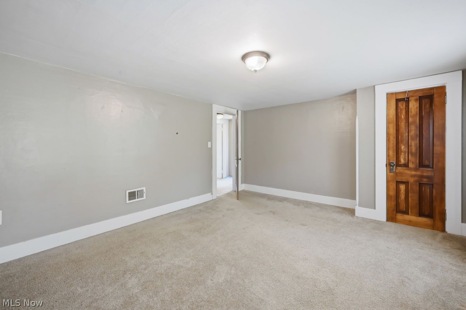 453 Vine Avenue NE Warren OH 44483