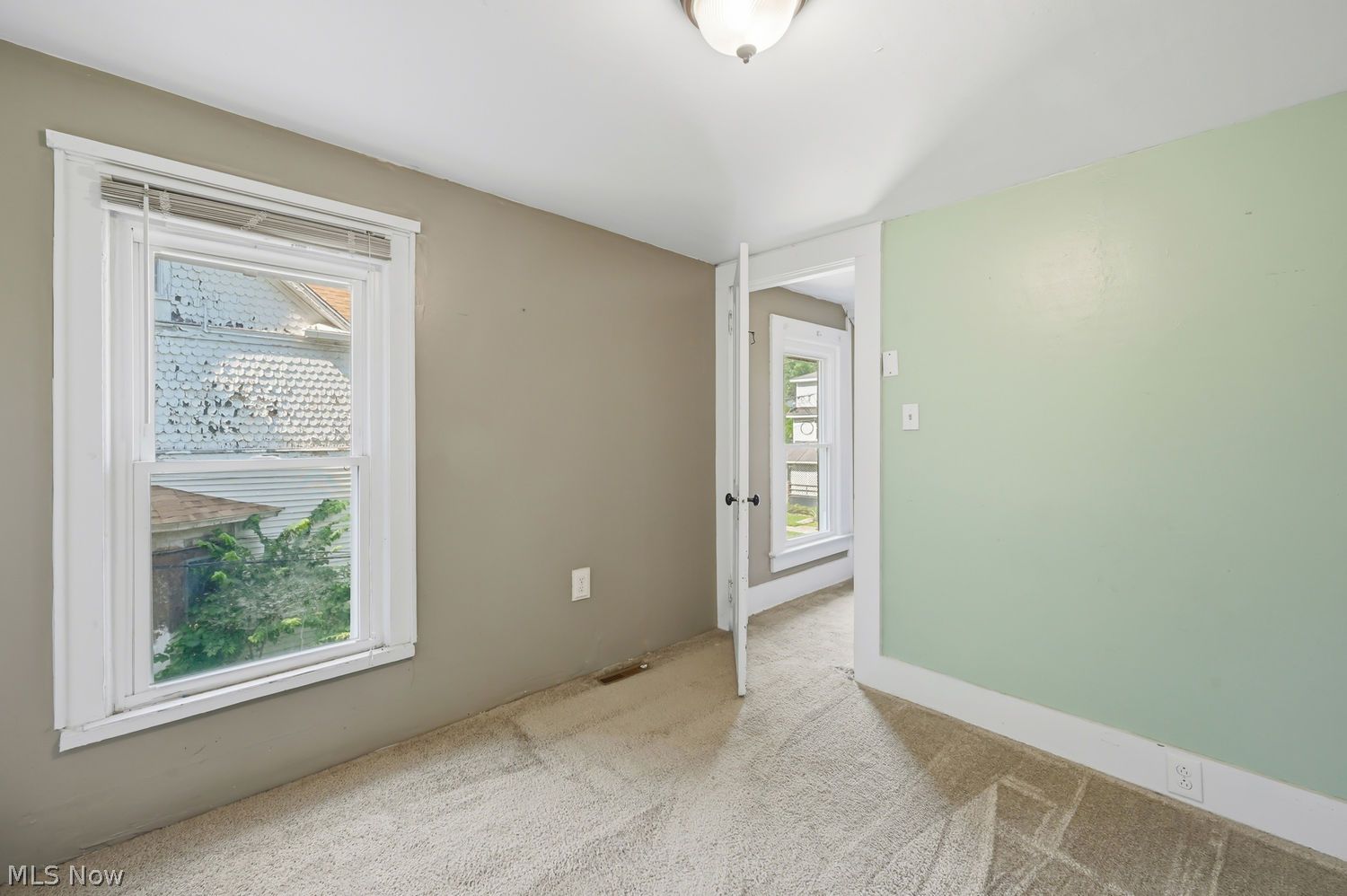 453 Vine Avenue NE Warren OH 44483