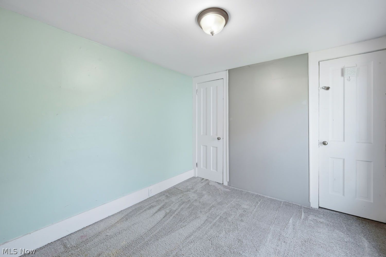 453 Vine Avenue NE Warren OH 44483
