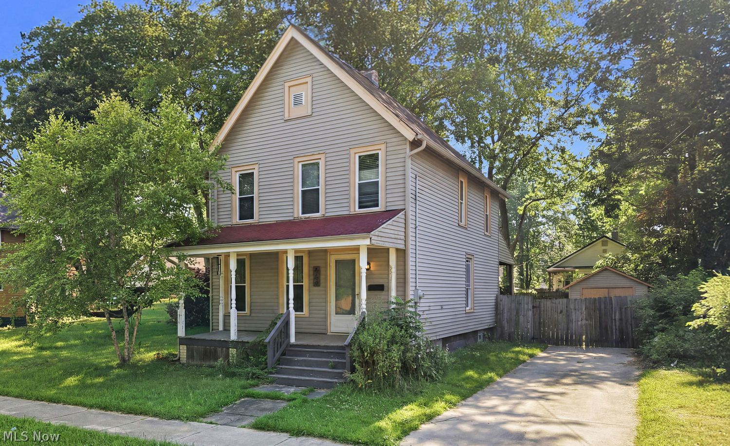 453 Vine Avenue NE Warren OH 44483