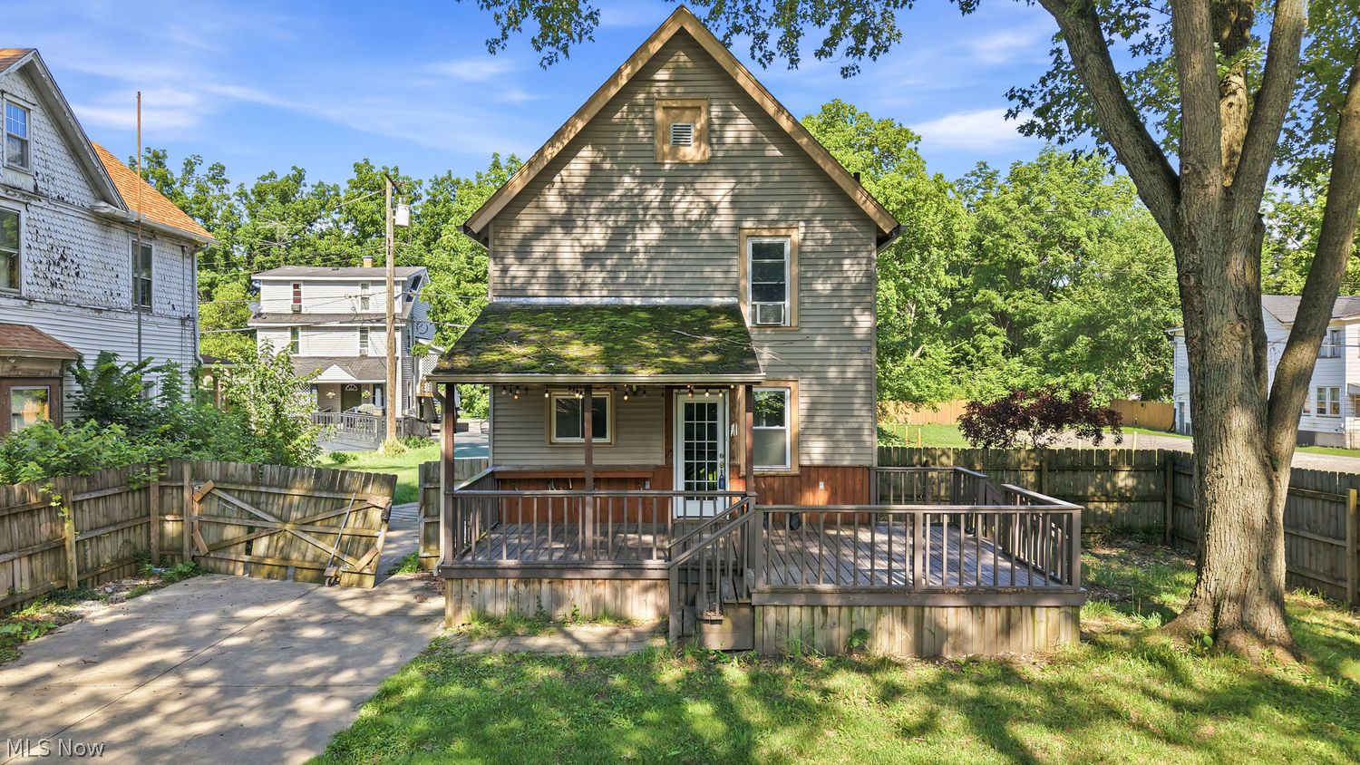 453 Vine Avenue NE Warren OH 44483