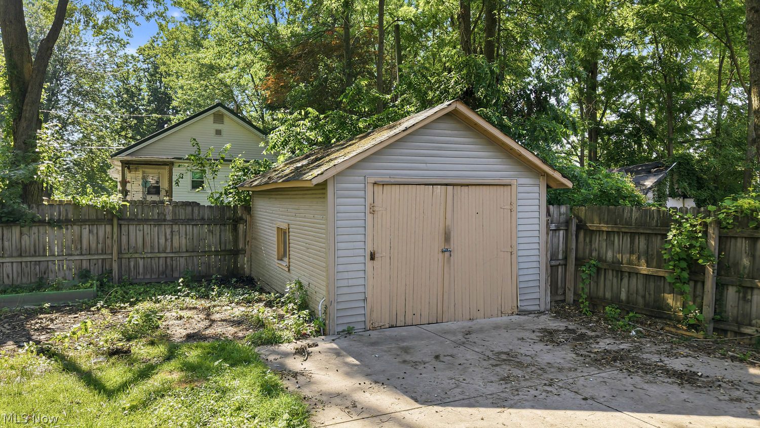 453 Vine Avenue NE Warren OH 44483