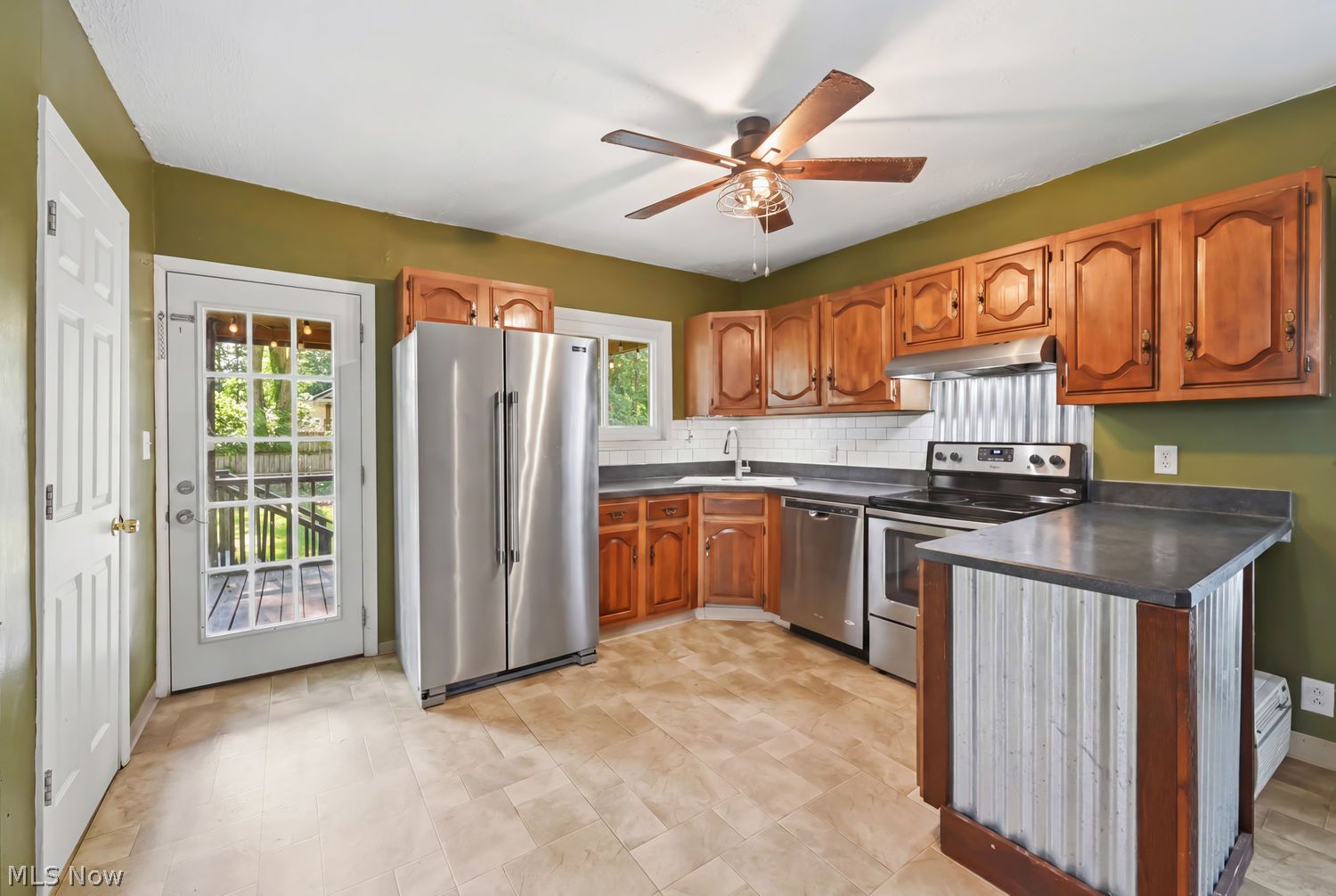 453 Vine Avenue NE Warren OH 44483