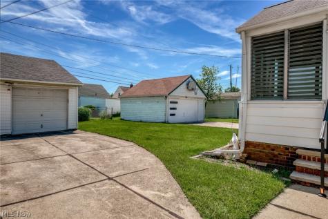 8315 Manorford Drive Parma OH 44129