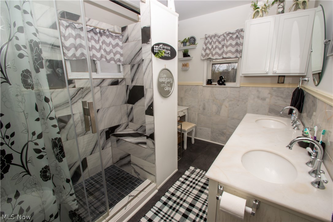 3425 Highview Avenue Cleveland OH 44109