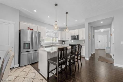 978 Hawkin Lane Aurora OH 44202